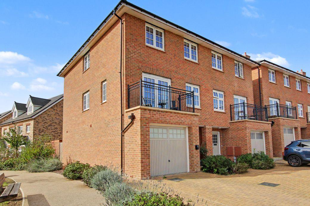 Apollo Chase, Ely