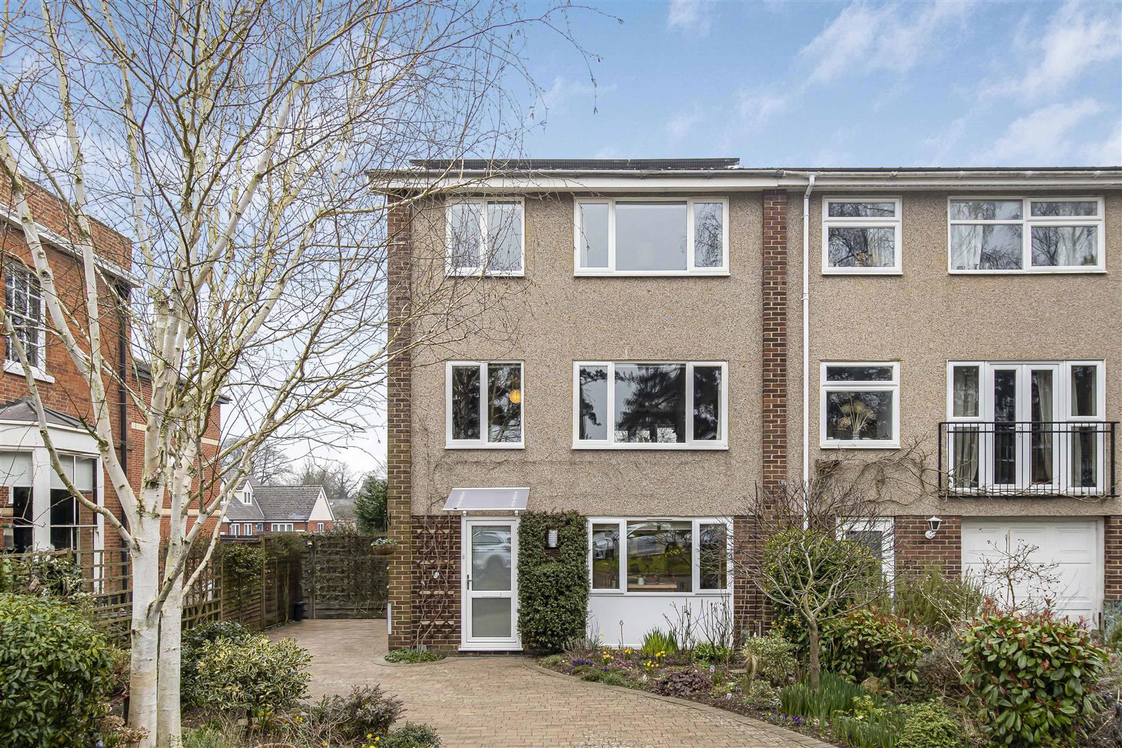 Farmadine Court