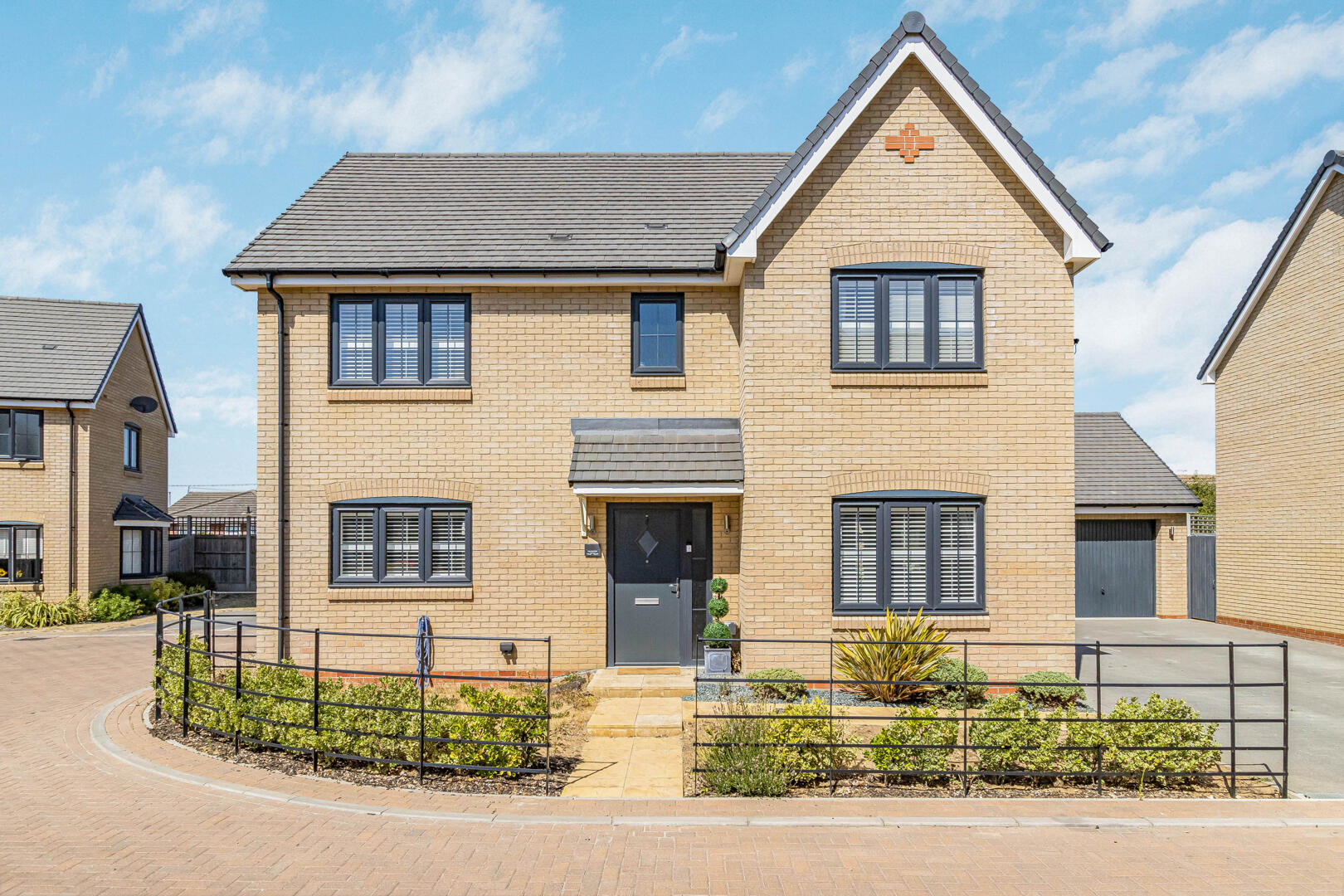 King James Close, Fordham