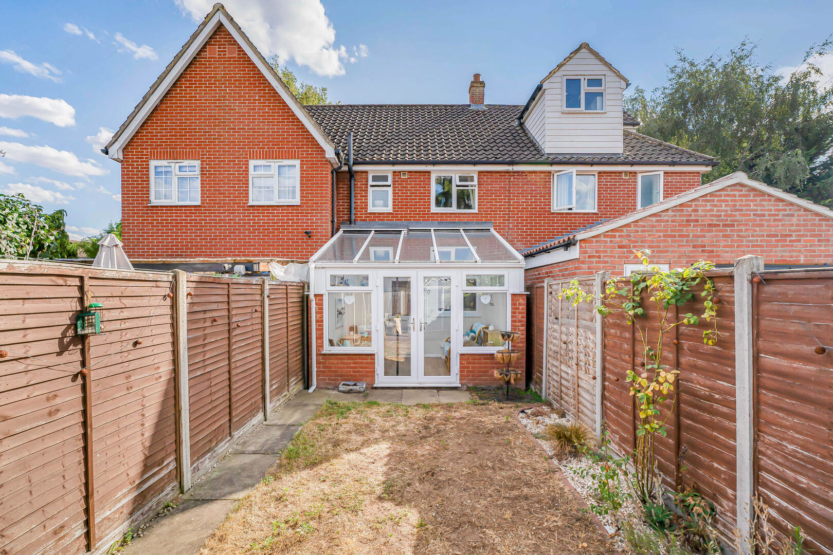 Laburnum Close, Red Lodge, photo 2