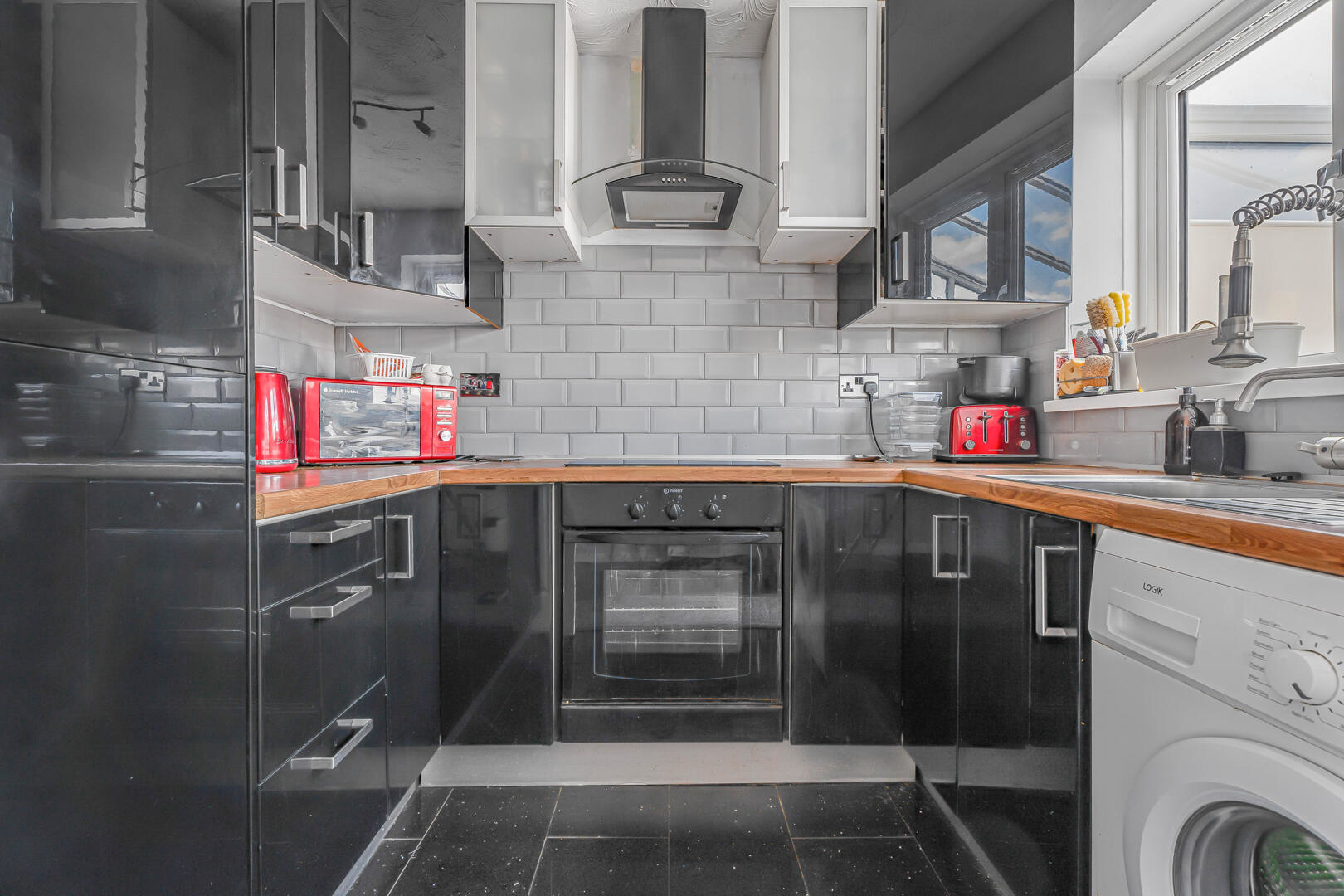 Laburnum Close, Red Lodge, photo 4
