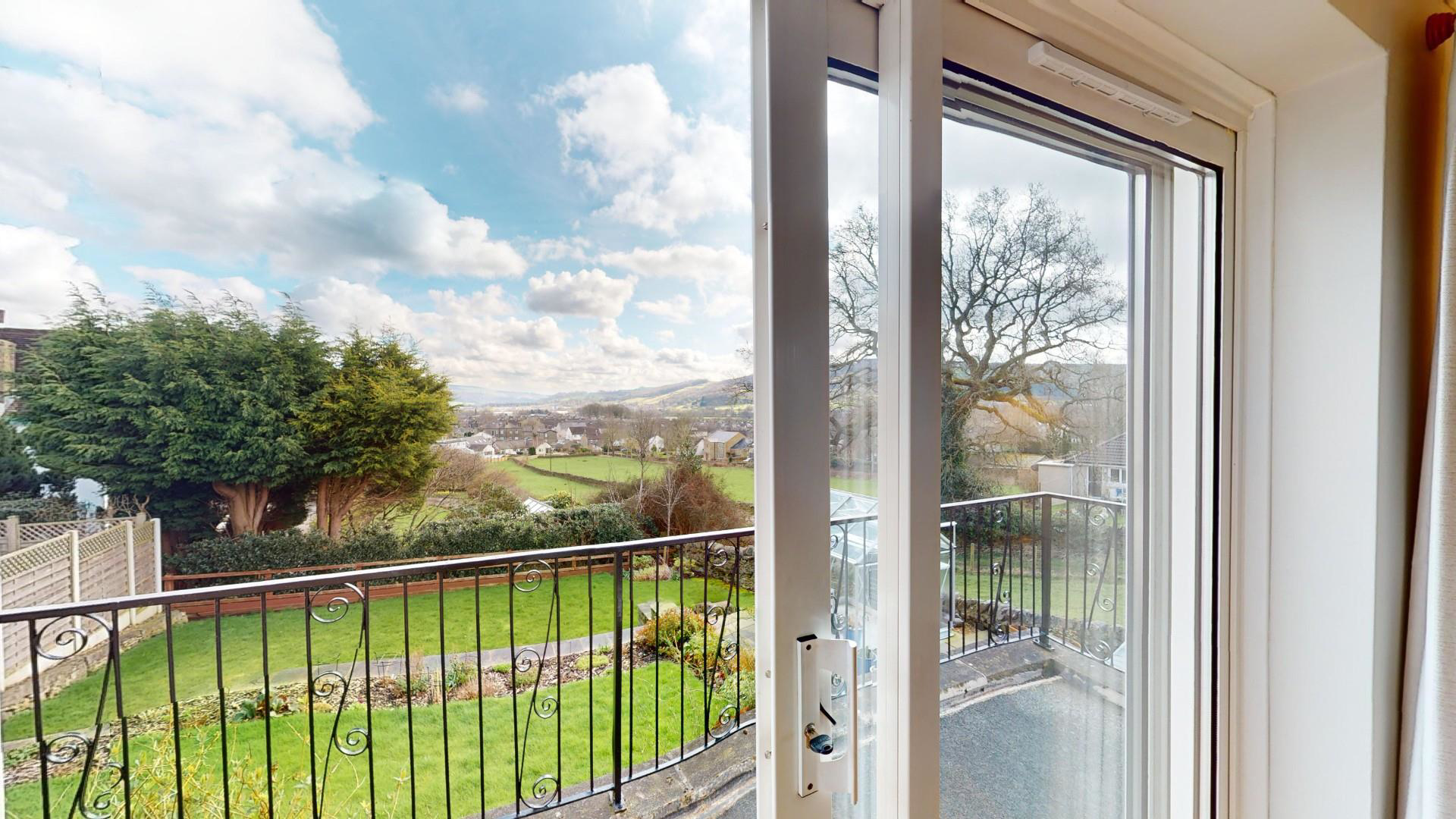 Stonelea. Park Road, Cross Hills, photo 8