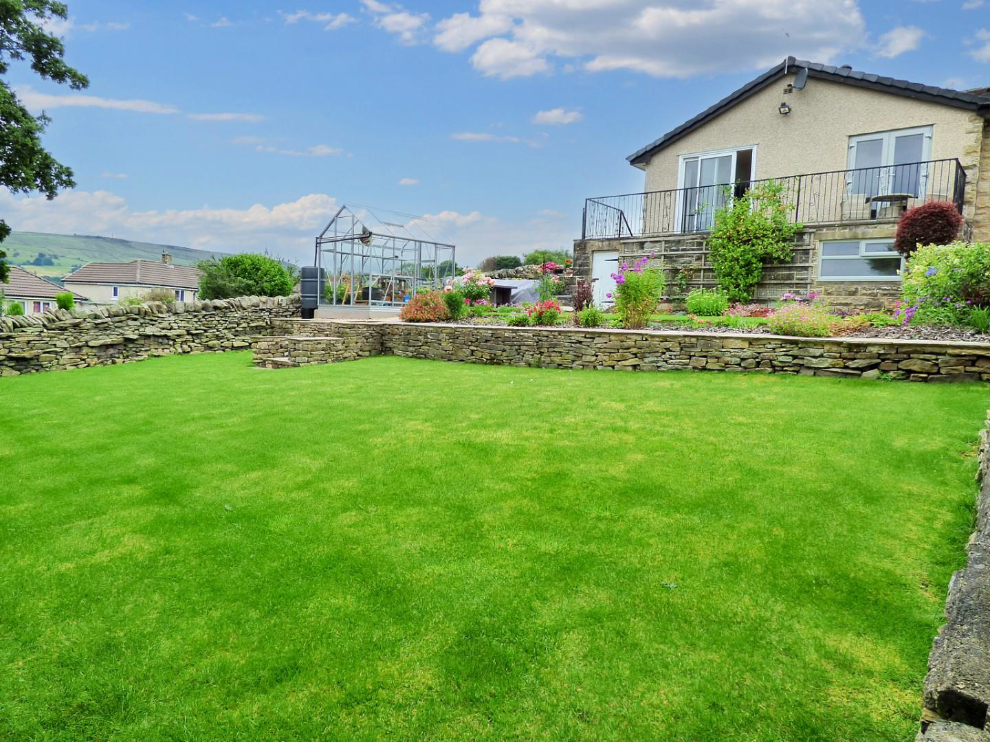 Stonelea. Park Road, Cross Hills, photo 6