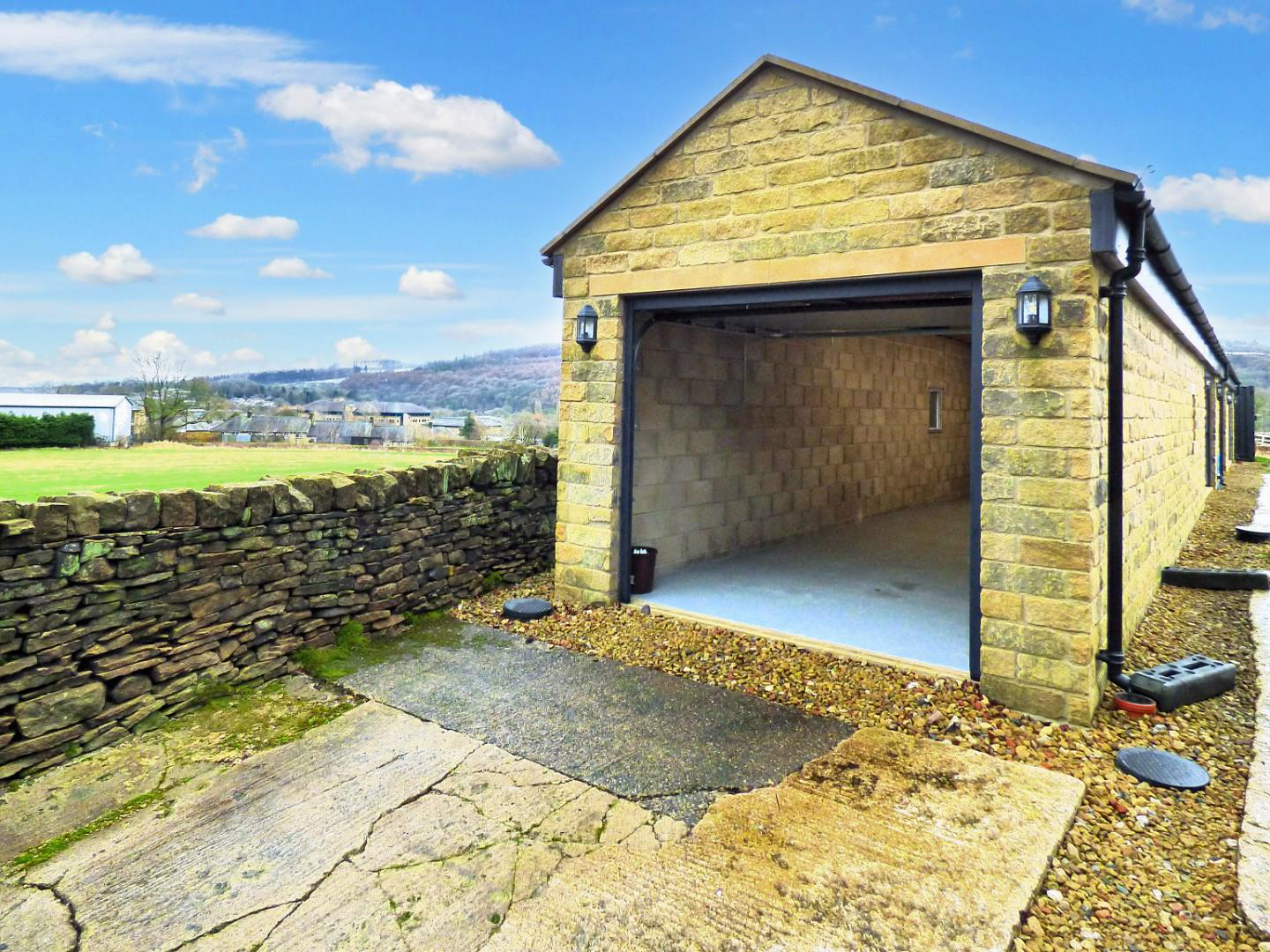 Cliff Farm, East Morton. Bingley, photo 5