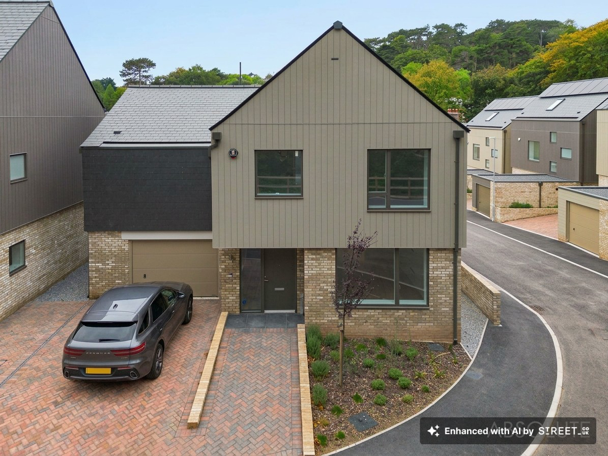 Ansteys Cove Road, Torquay, TQ1