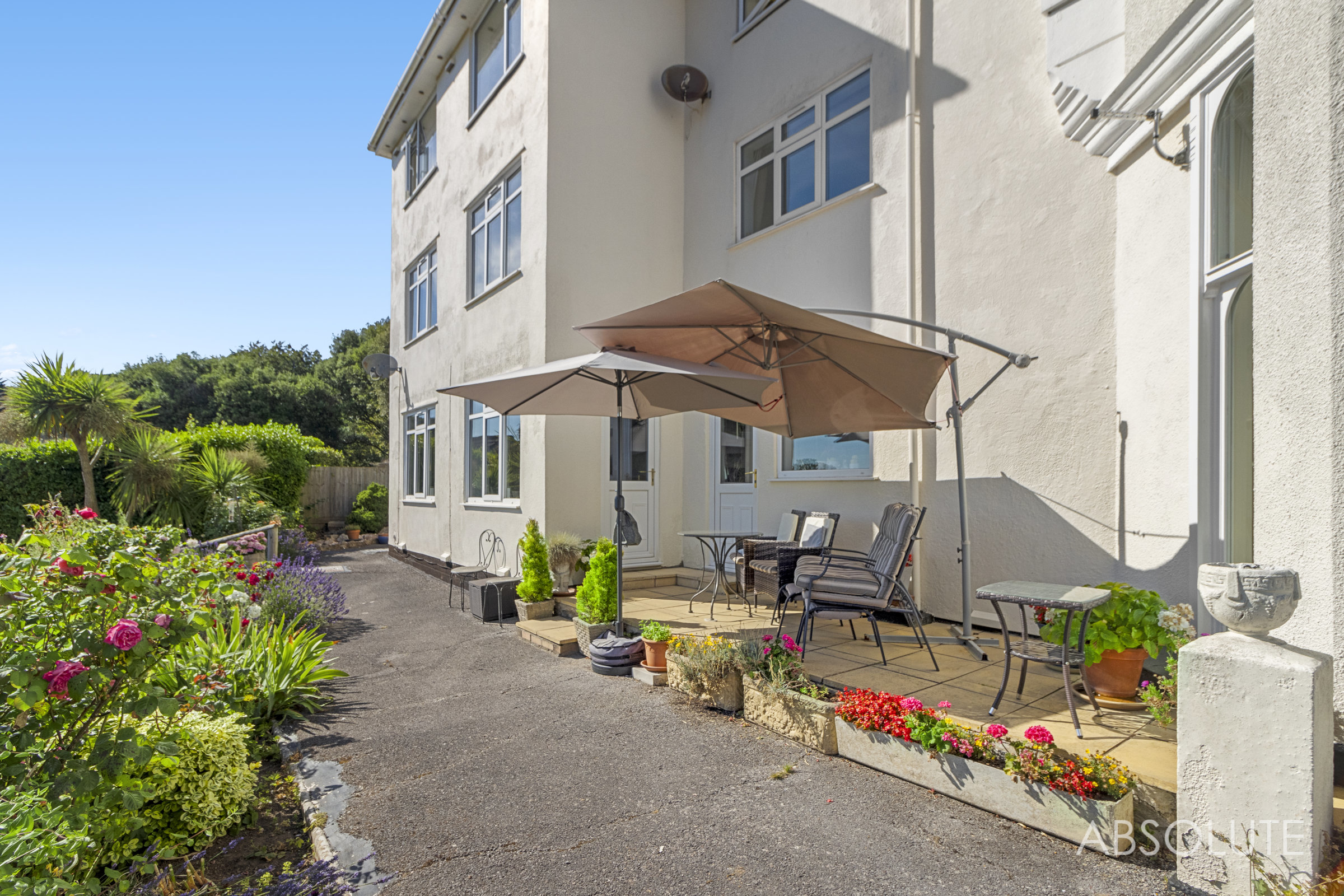 Hughenden Manor, Woodend Road, TQ1
