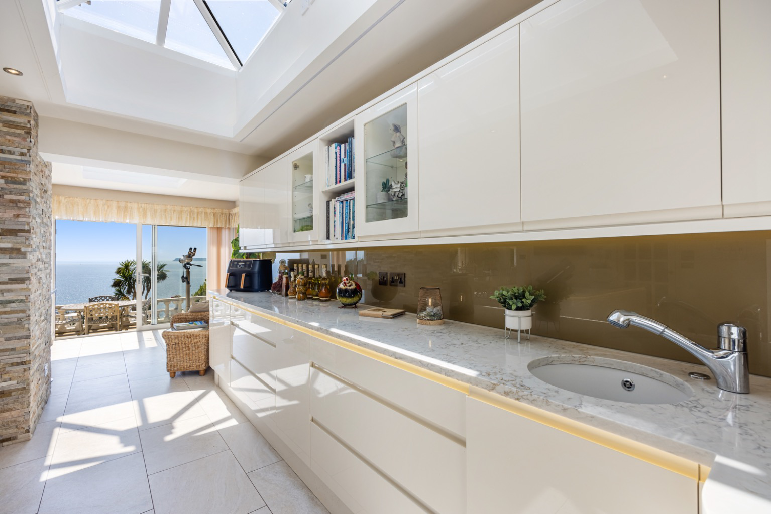 Mead Road, Livermead, Torquay, Devon, TQ2 6TF, photo 16