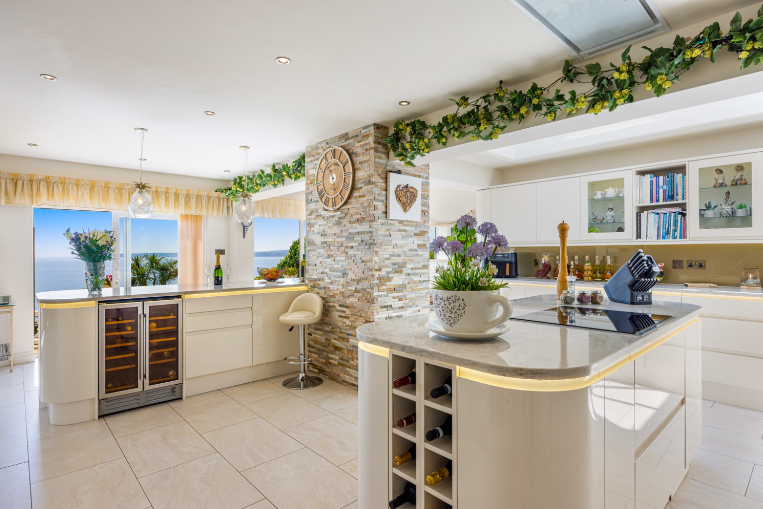Mead Road, Livermead, Torquay, Devon, TQ2 6TF, photo 15
