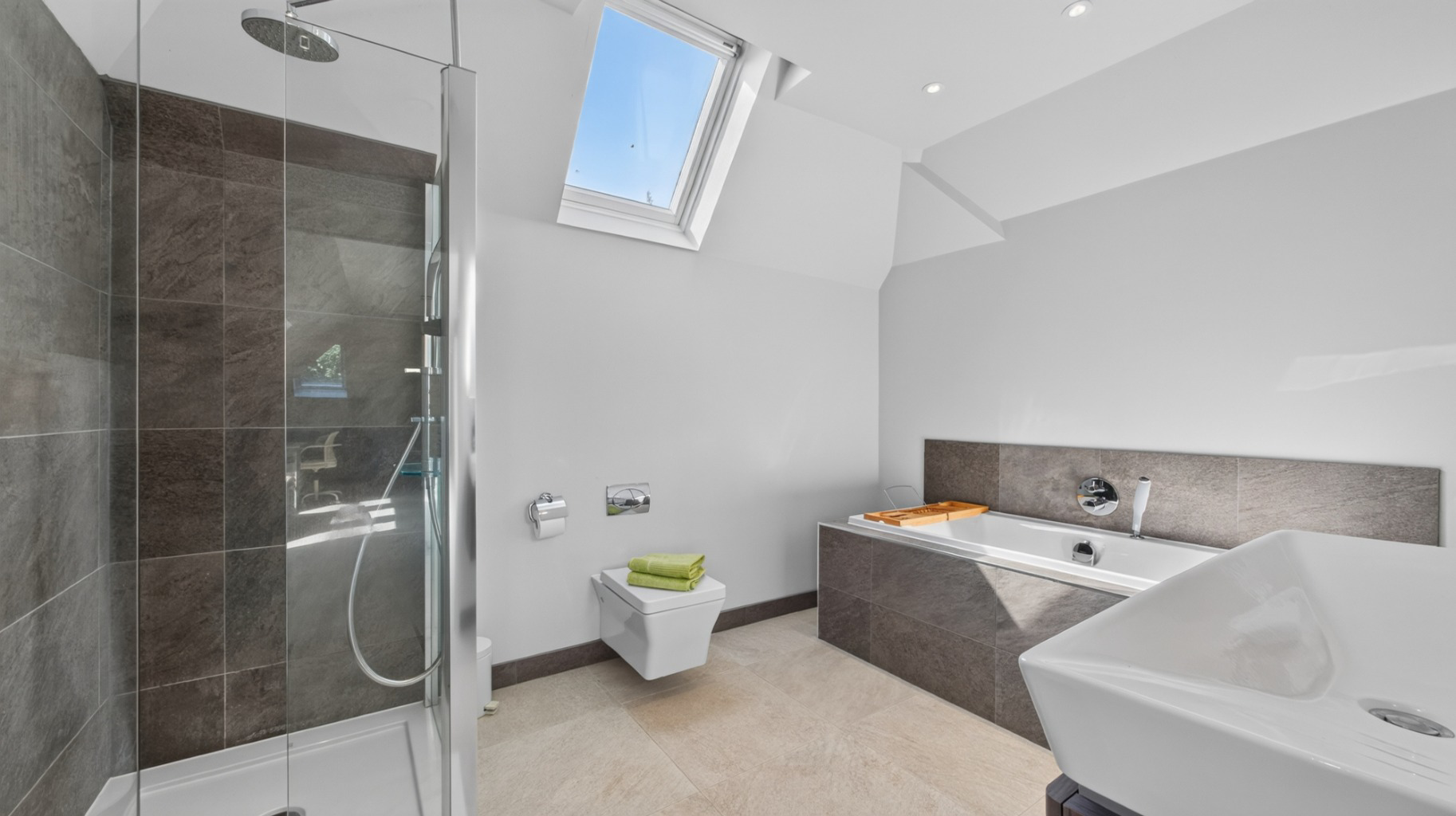 Farnham Road, Ewshot, Farnham, Hampshire, GU10 5AE, photo 27