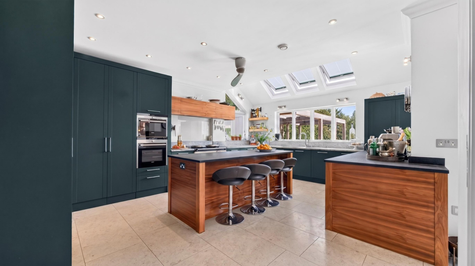 Farnham Road, Ewshot, Farnham, Hampshire, GU10 5AE, photo 7