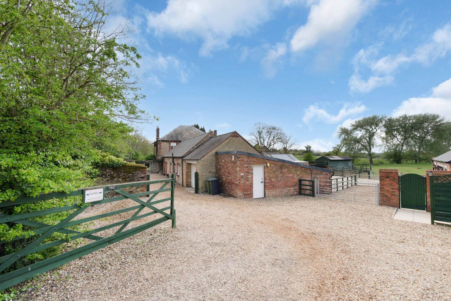 Springvale Farm, London Road, Bozeat, Northamptonshire, NN29, photo 36