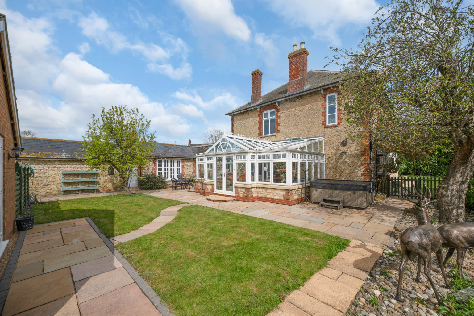 Springvale Farm, London Road, Bozeat, Northamptonshire, NN29, photo 8