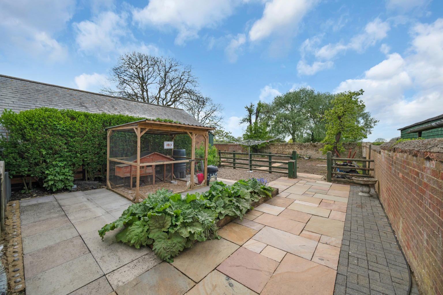 Springvale Farm, London Road, Bozeat, Northamptonshire, NN29, photo 38