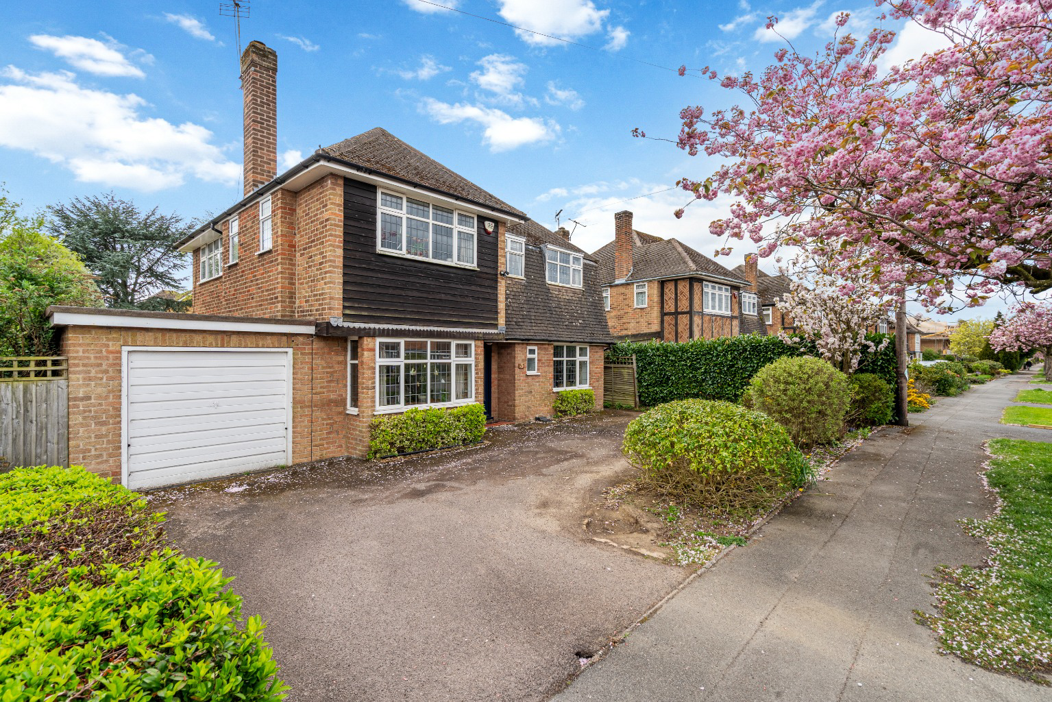Woodfield Road, Oadby, LE2