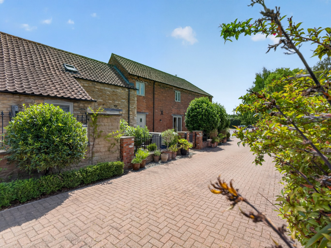 Elm Barn, Knotts Close, Morton