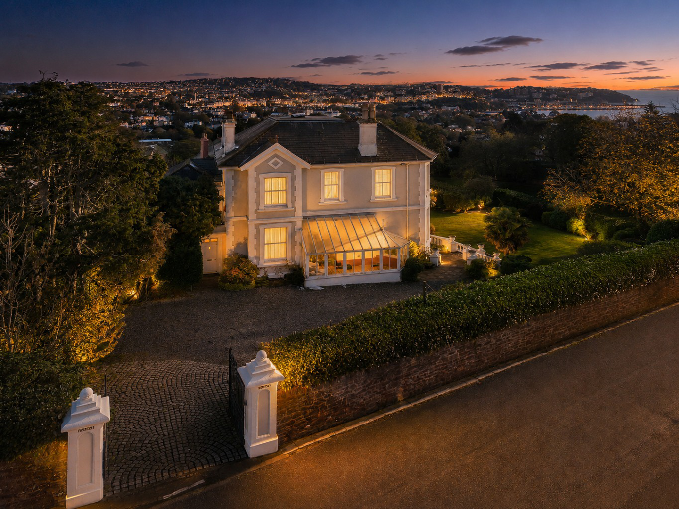 Burridge Road, Torquay, Devon, TQ2 6HG