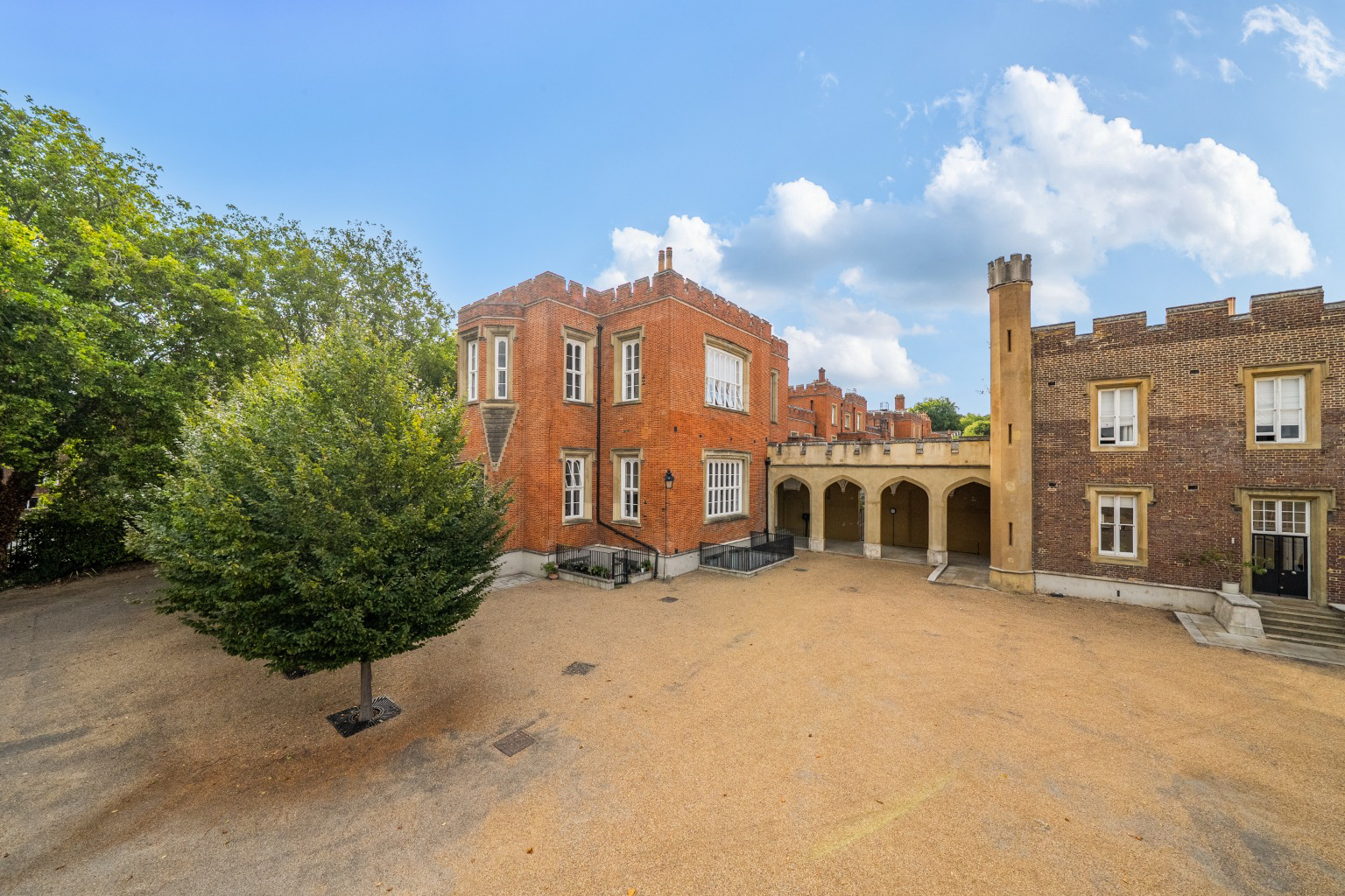 East Officers Apartments, 42 Parade Ground Path, Royal Military Academy, Woolwich, London, SE18 4BT, photo 8