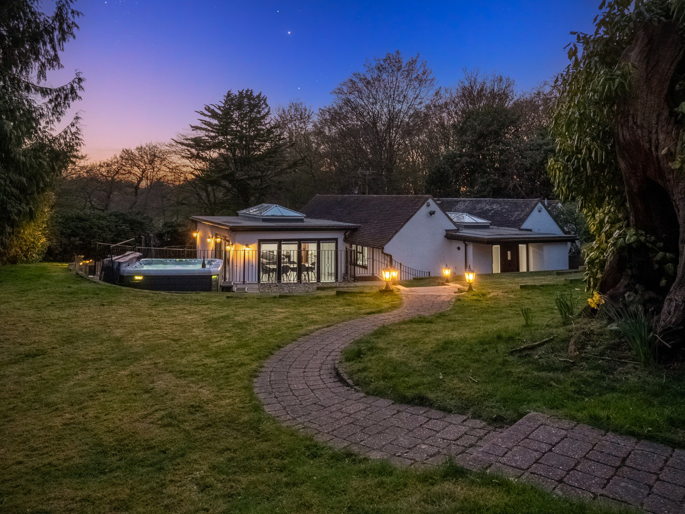 Weald Road, South Weald, Brentwood, Essex, CM14 5QG