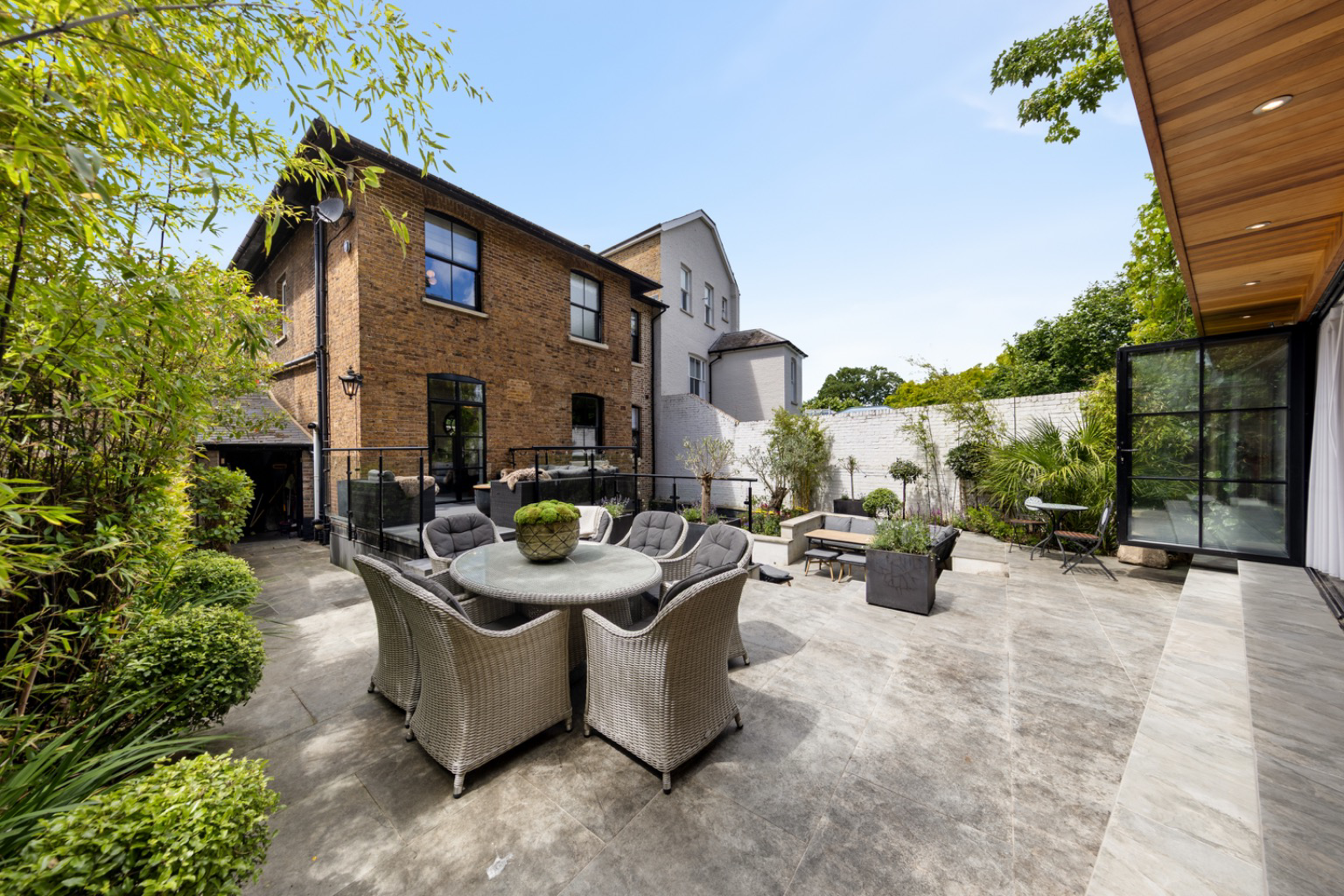 Clarence Crescent, Windsor, Berkshire, SL4, photo 2