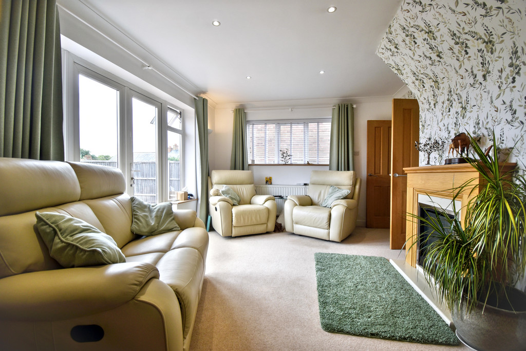 Charles Avenue, Louth LN11 0BG, photo 4