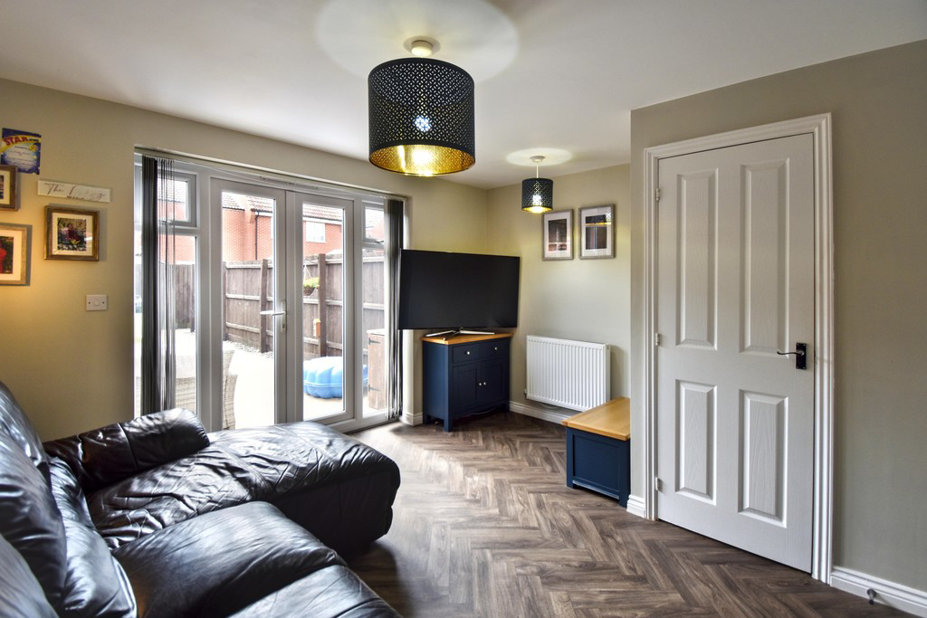 6 Petrel Drive, Louth LN11 0ZG
