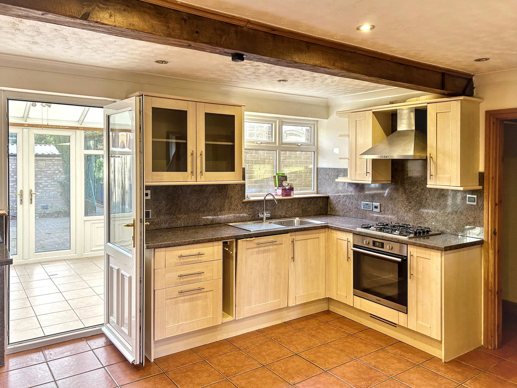 38 Kelsway, Caistor LN7 6QP, photo 2
