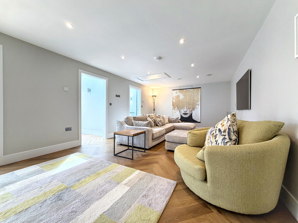 The Barn, Chestnut Grove, Glentham, LN8 2BW, photo 12