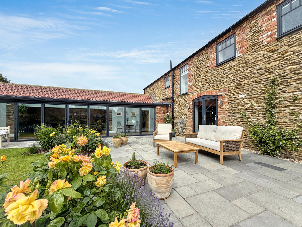 The Barn, Chestnut Grove, Glentham, LN8 2BW, photo 3