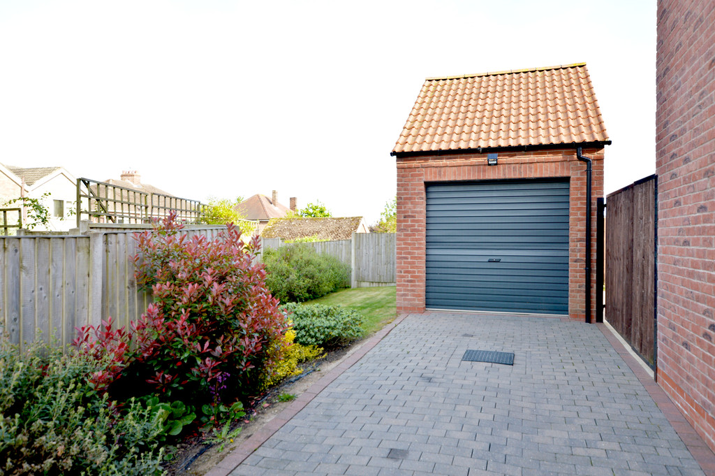 2, Bee Orchid Way, Louth LN11 0FP, photo 3