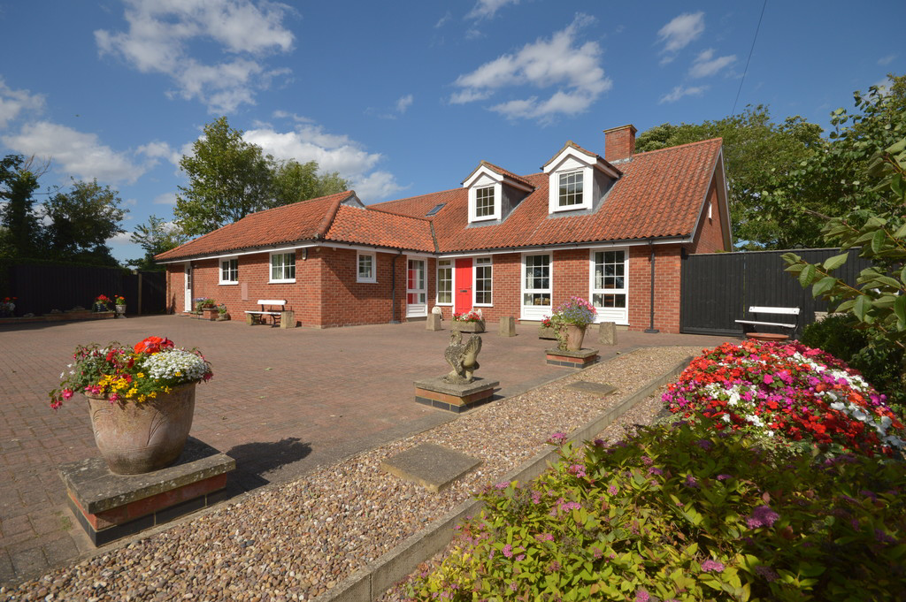 Hall Croft, Main Road, Grainthorpe LN11 7JS