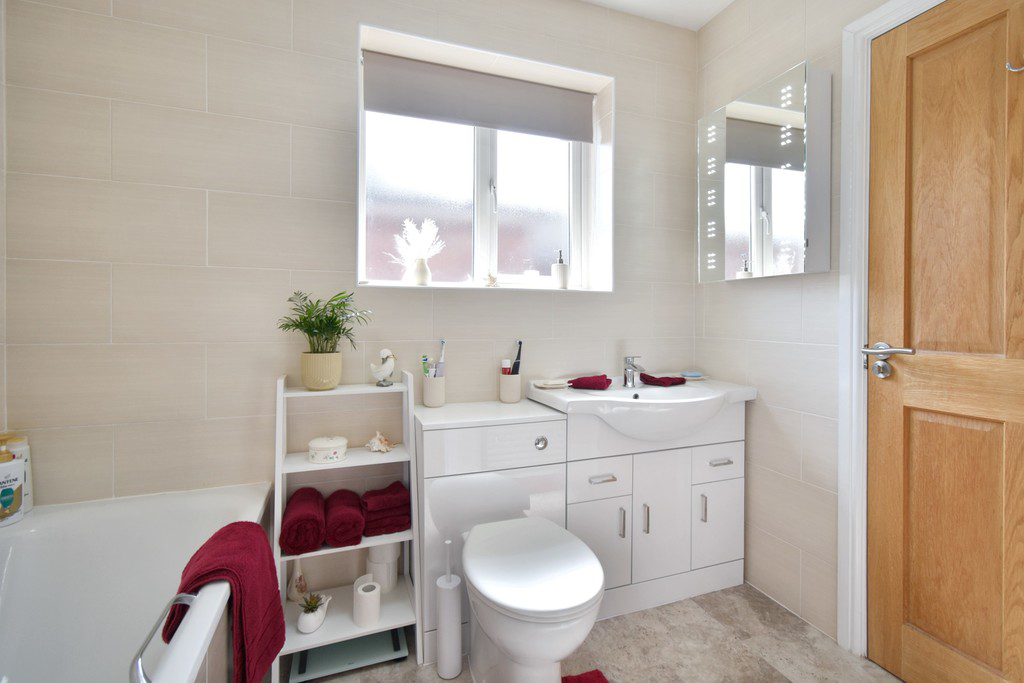 Charles Avenue, Louth LN11 0BG, photo 18