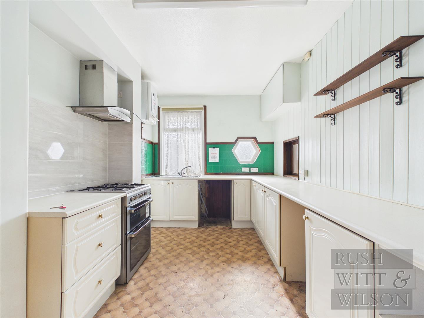 Sedlescombe Road North, St. Leonards-On-Sea, photo 7