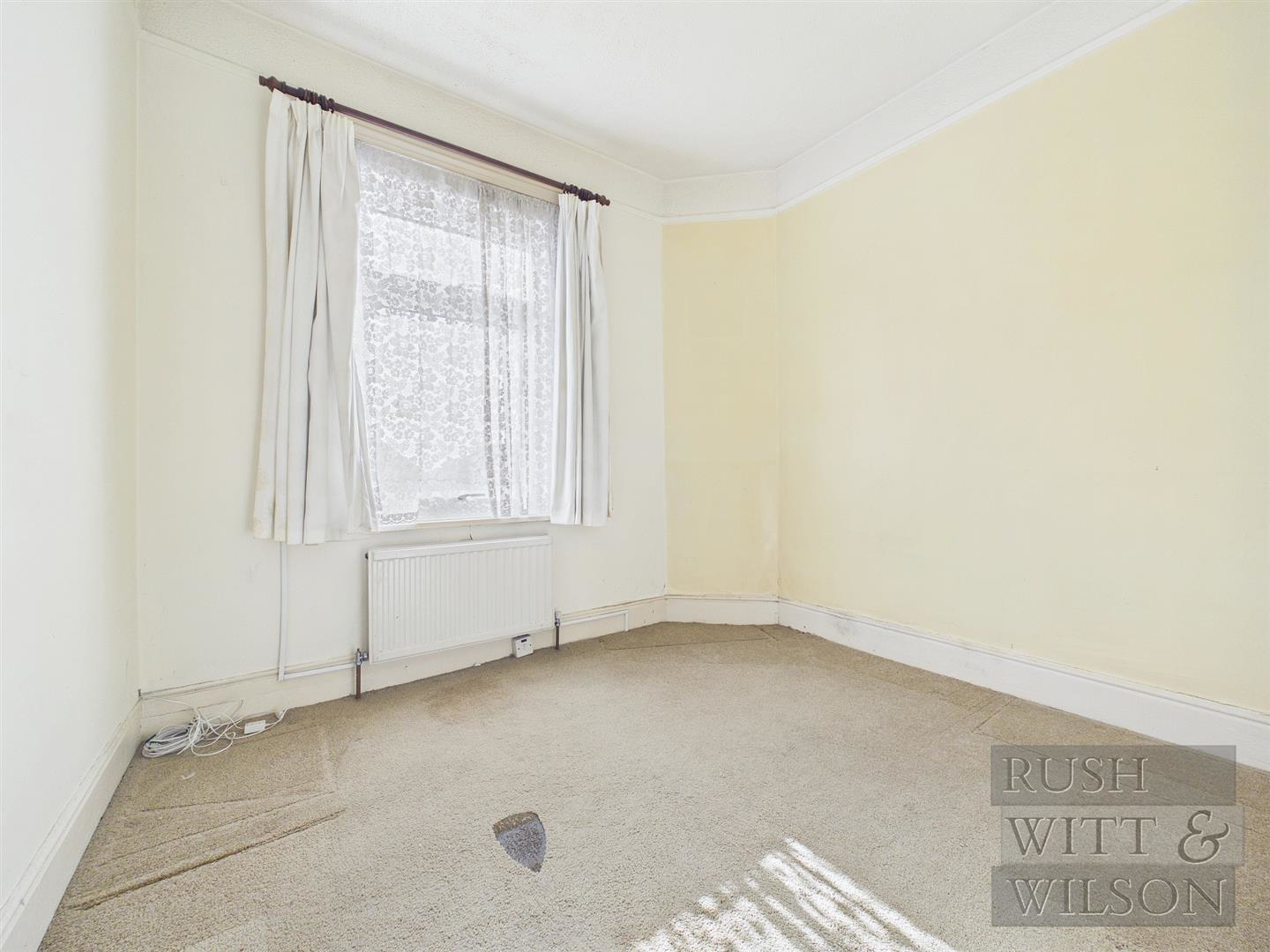 Sedlescombe Road North, St. Leonards-On-Sea, photo 12