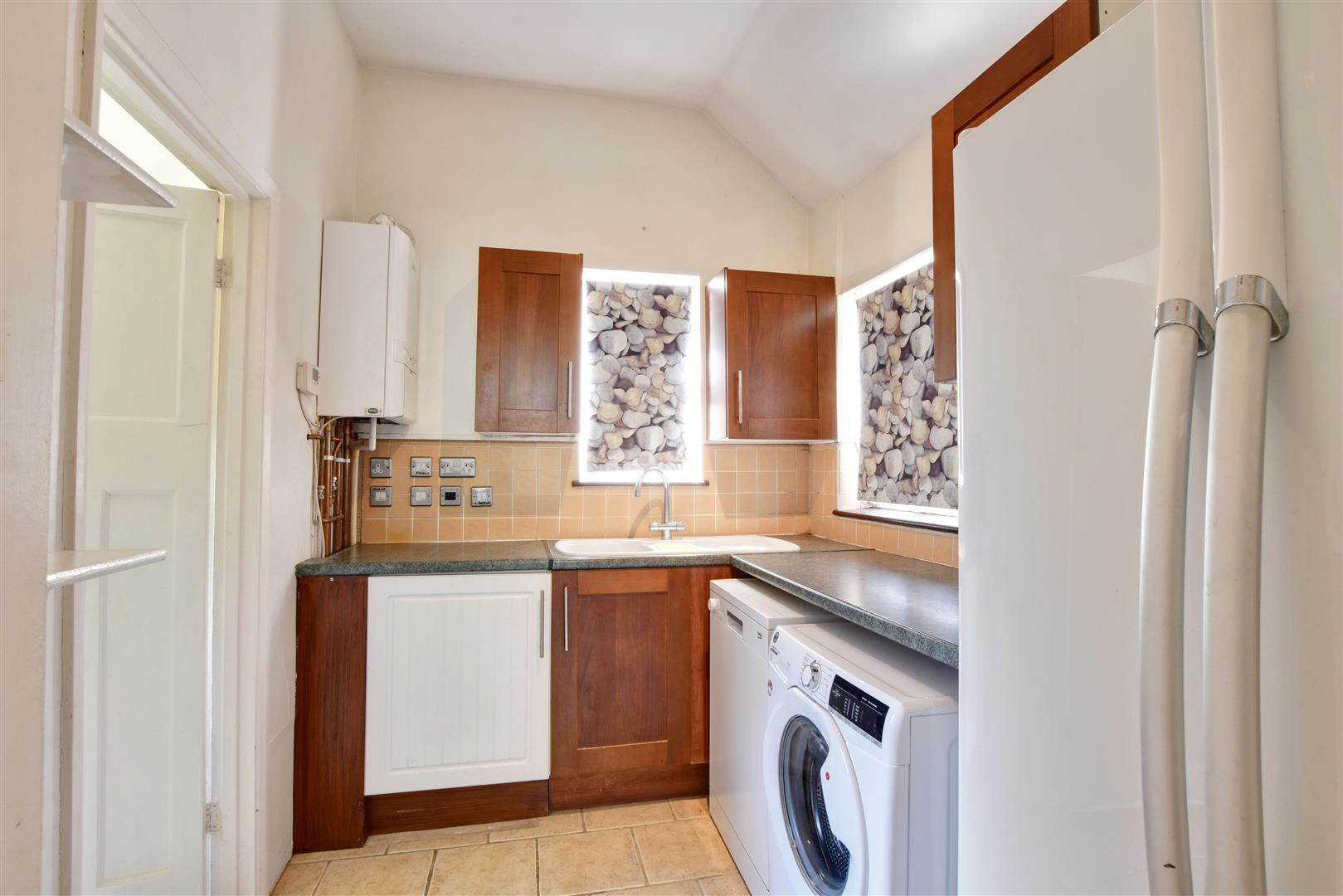 Main Street, Peasmarsh, photo 6