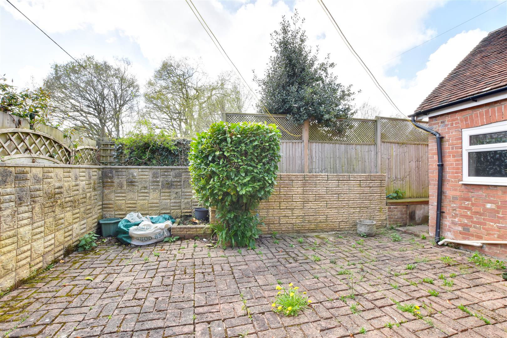 Main Street, Peasmarsh, photo 3