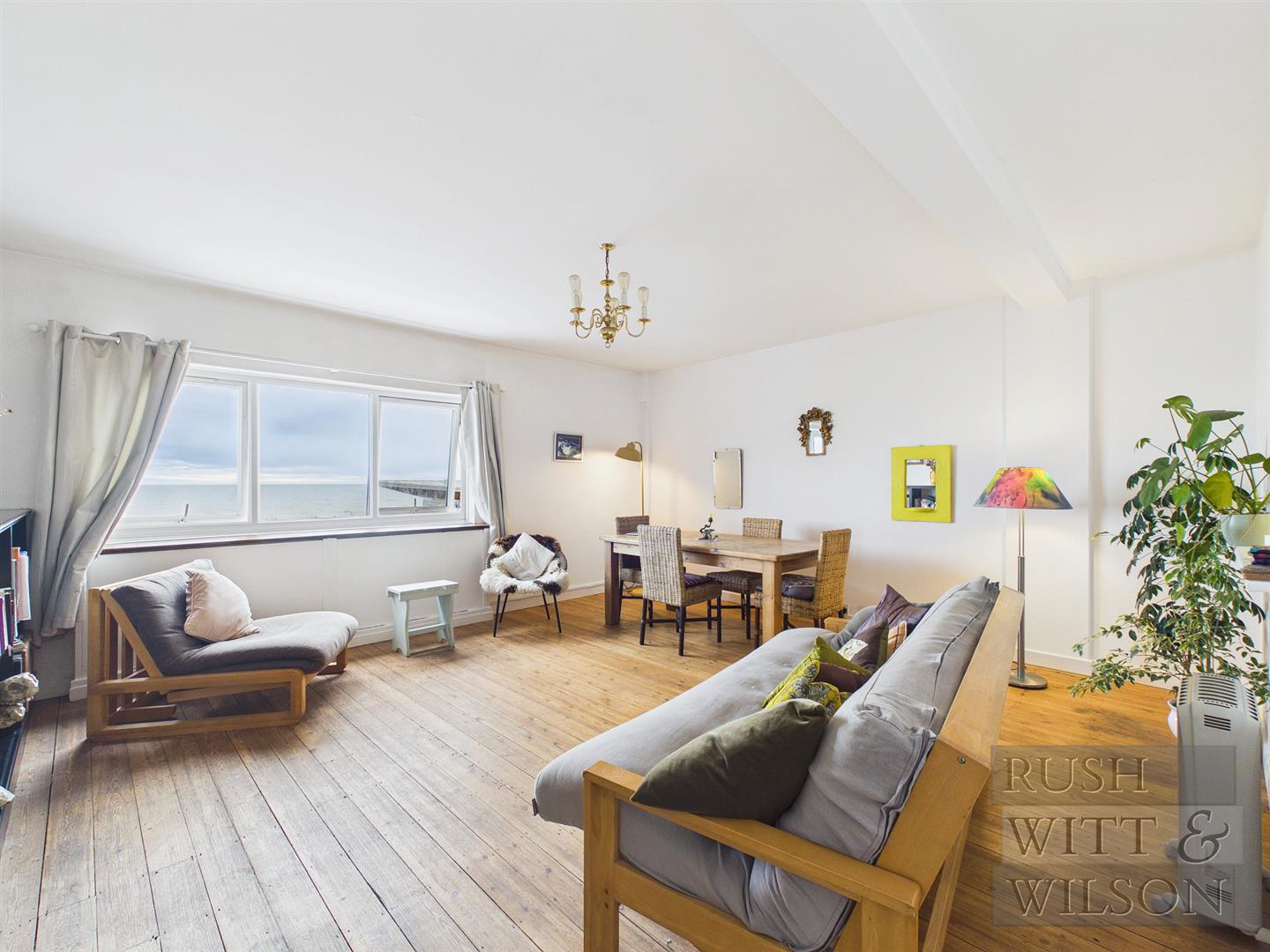 Marine Court, St. Leonards-On-Sea, photo 2