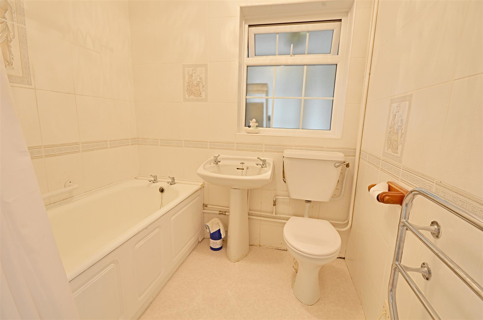 Haffenden Road, Tenterden, photo 8