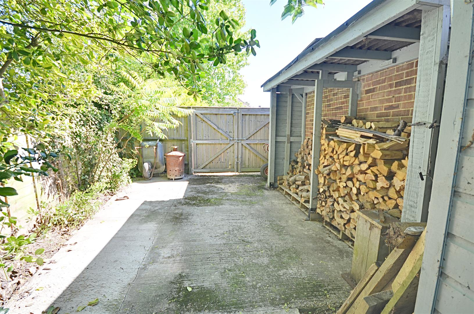 Wealden Avenue, Tenterden, photo 22