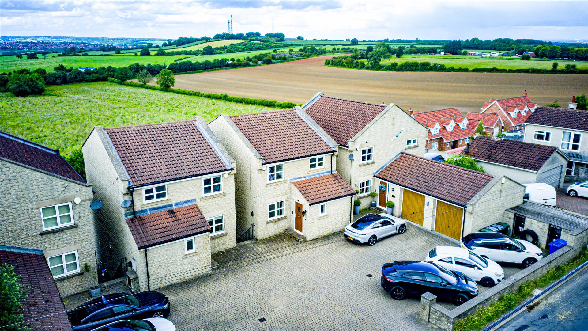 Greaves Sike Lane, Micklebring, Rotherham, photo 3