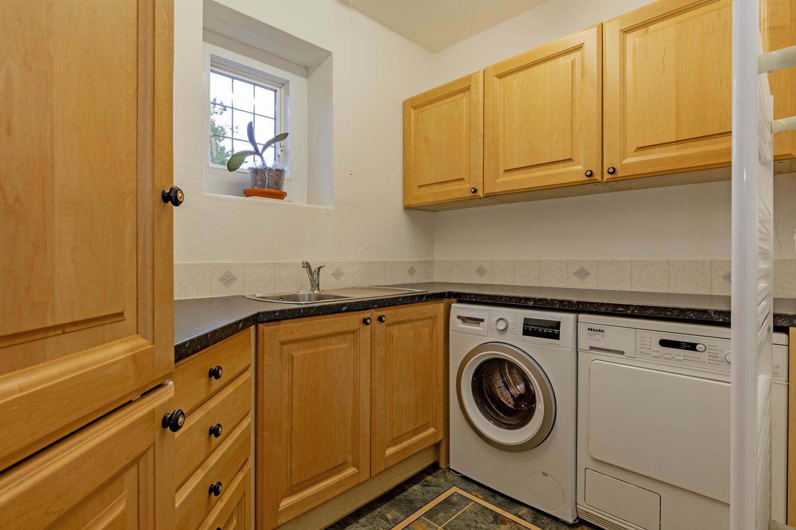 Coombs Road, Bakewell, photo 6