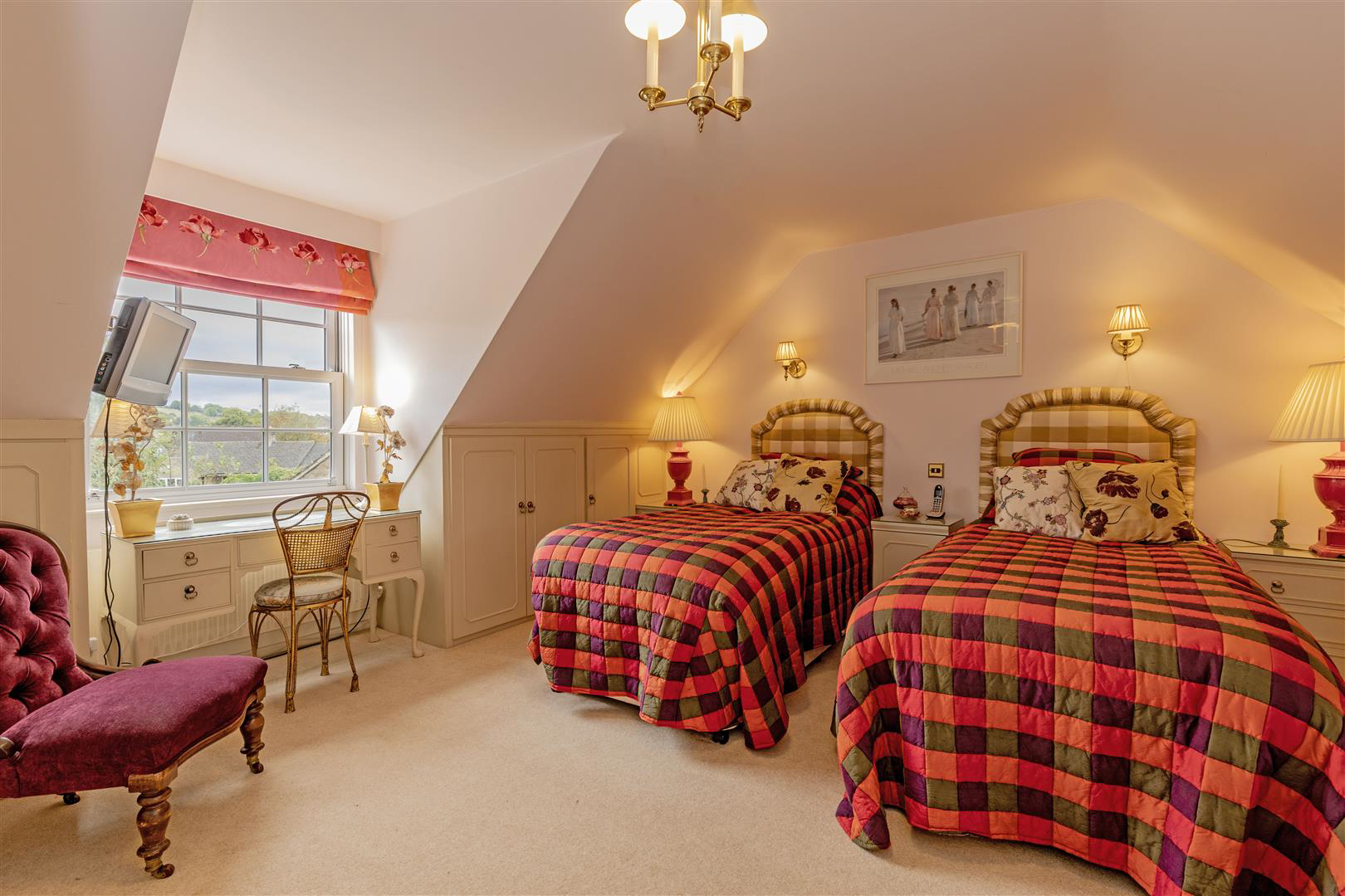 Bedroom 1-1.jpg