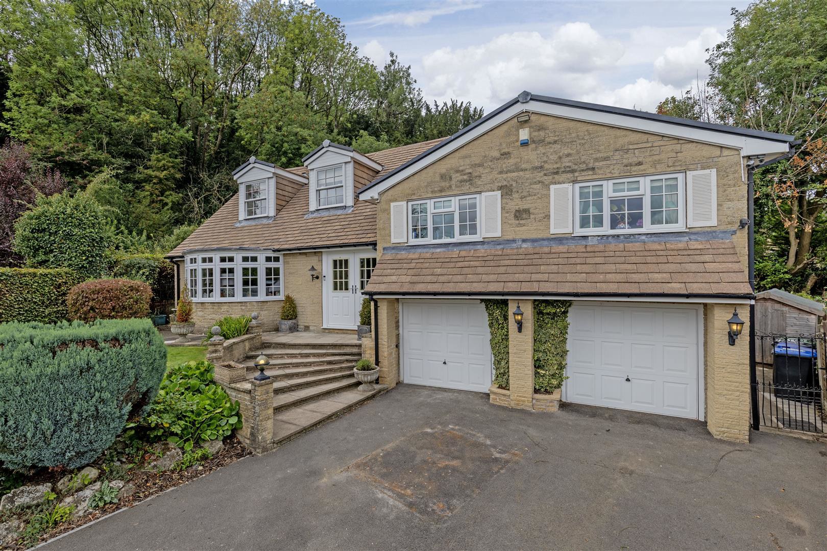 Front External-3.jpg