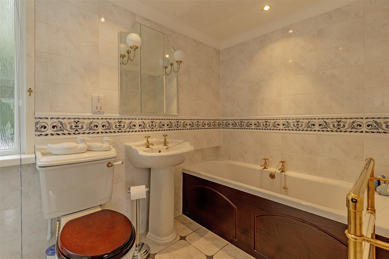 Bedroom 1 En Suite-1.jpg