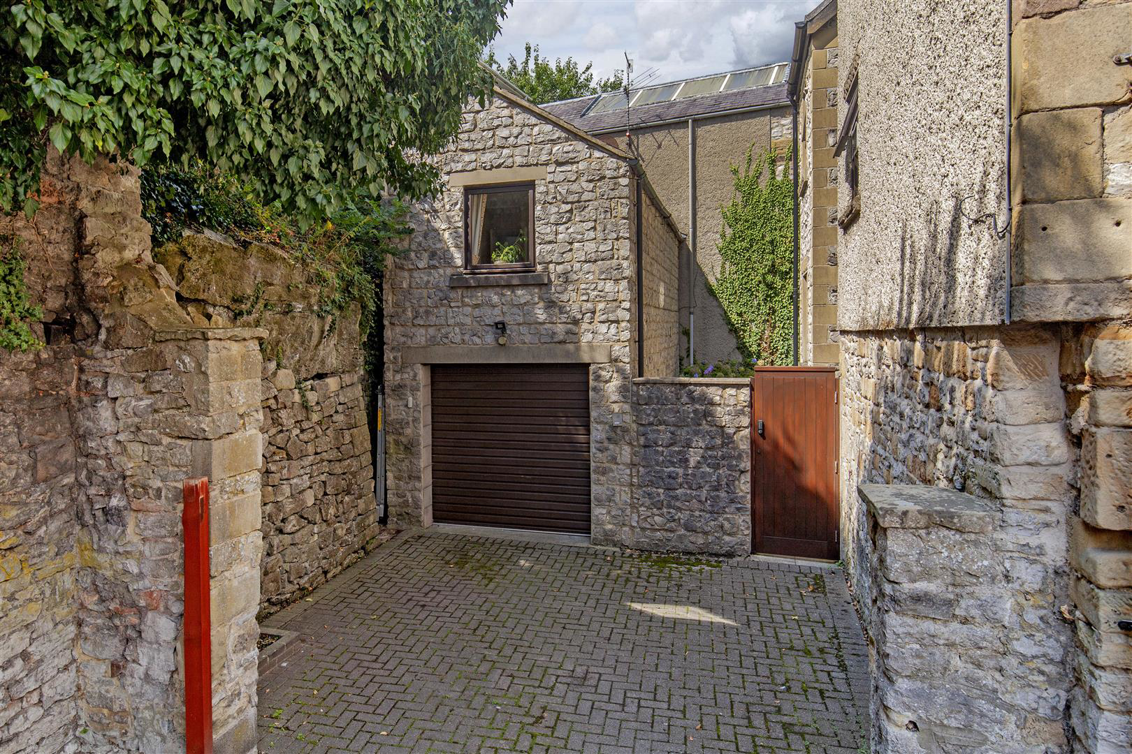 Buxton Road, Bakewell, photo 2