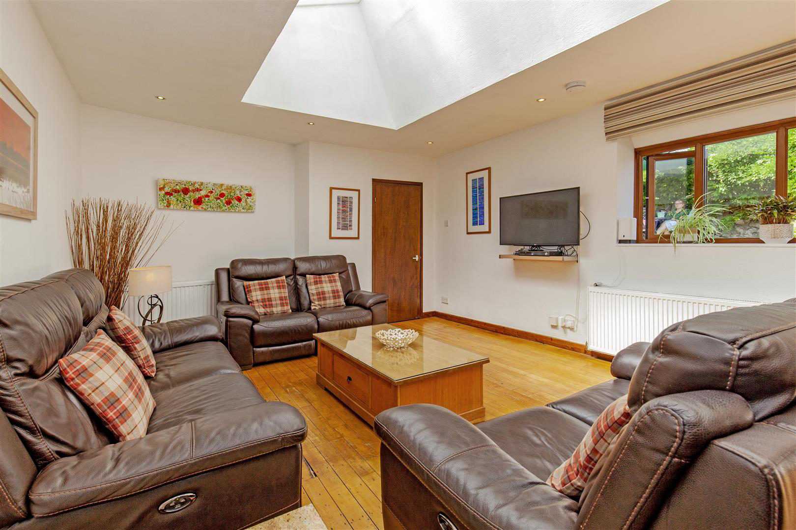 Buxton Road, Bakewell, photo 4
