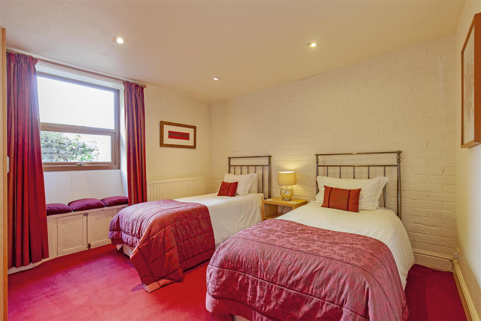 Buxton Road, Bakewell, photo 13