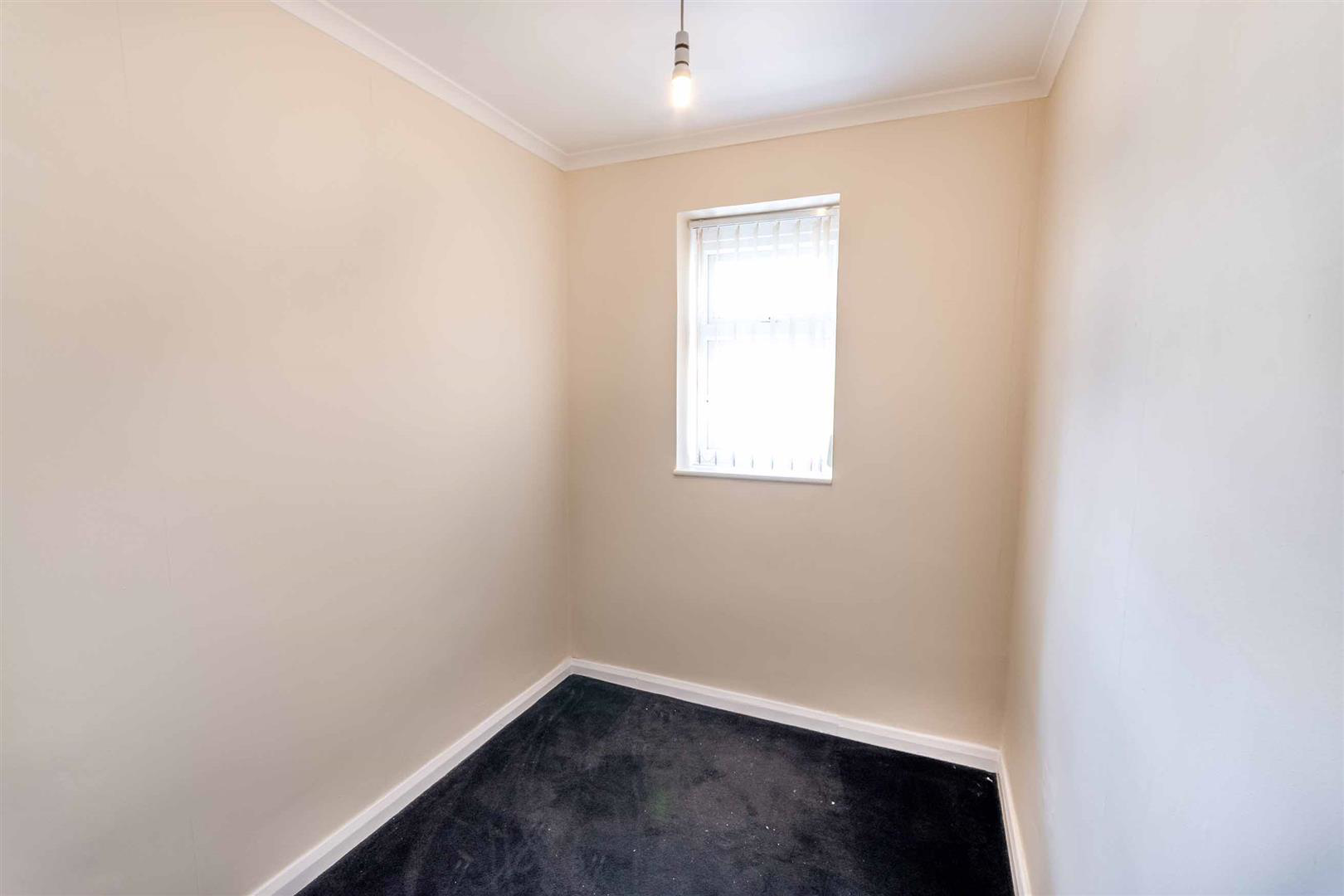Holyrood Rise, Bramley, Rotherham, photo 16