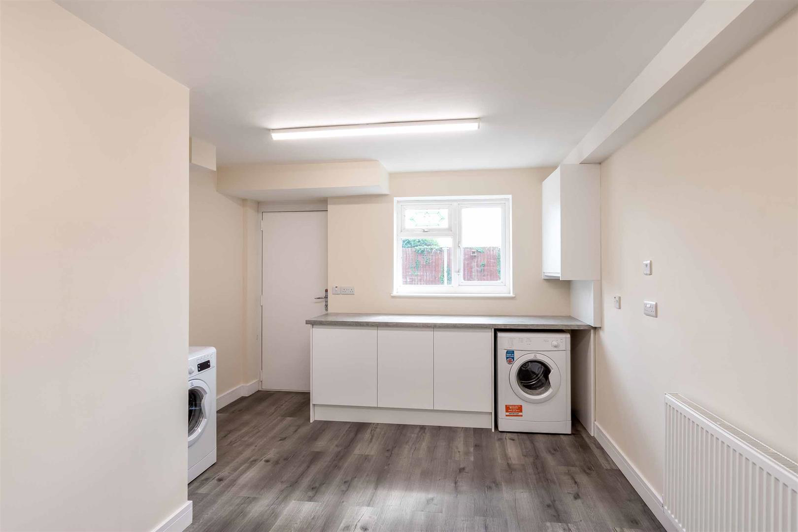 Holyrood Rise, Bramley, Rotherham, photo 5