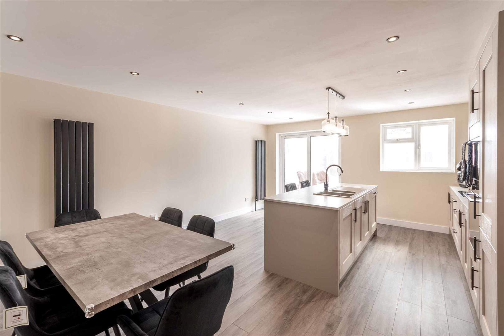 Holyrood Rise, Bramley, Rotherham, photo 3