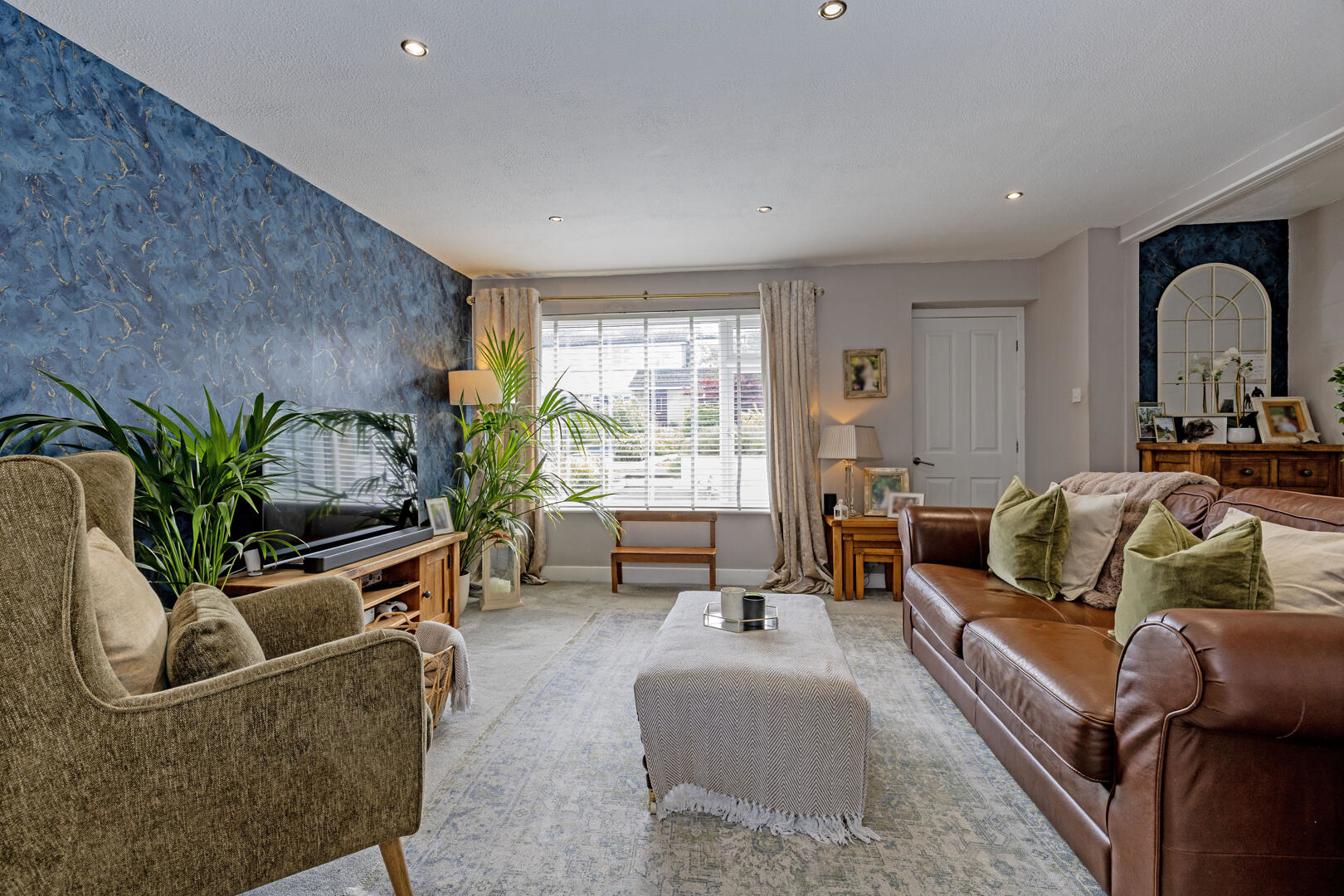 32, Dovedale Crescent, Buxton, Derbyshire, SK17 9B, photo 2
